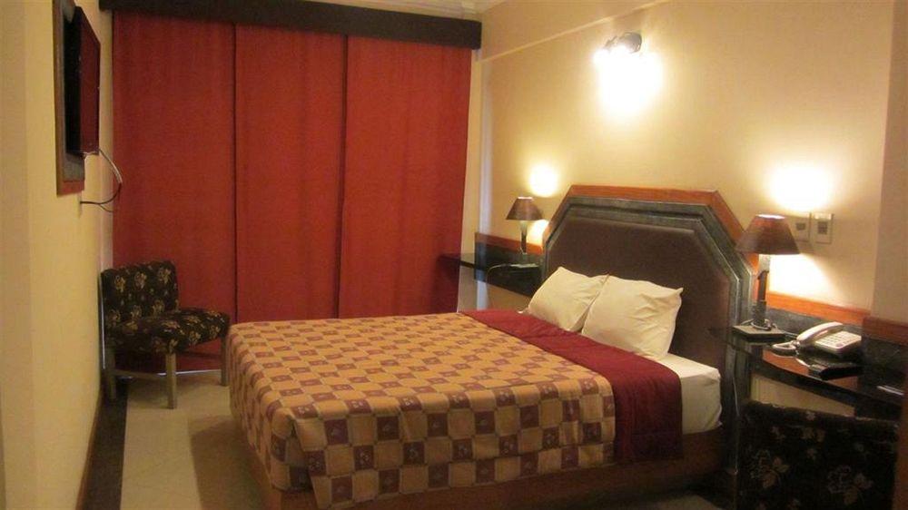 Aspen Hotel&Apart Asuncion Buitenkant foto
