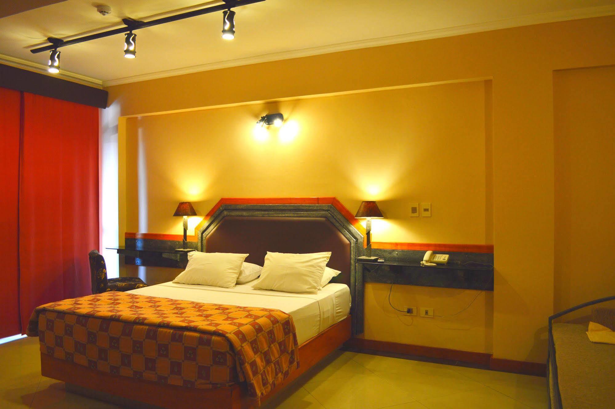 Aspen Hotel&Apart Asuncion Buitenkant foto